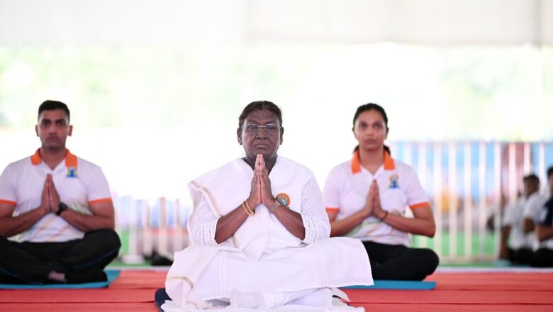 राष्ट्रपति द्रौपदी मुर्मू ने देहरादून में किया 11 वें अंतरराष्ट्रीय योग दिवस का शुभारंभ