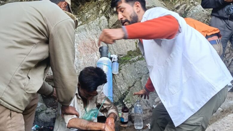 उत्तरकाशी: यमुनोत्री पैदल मार्ग पर भूस्खलन, तीन यात्रियों के दबने की सूचना, रेस्क्यू जारी
