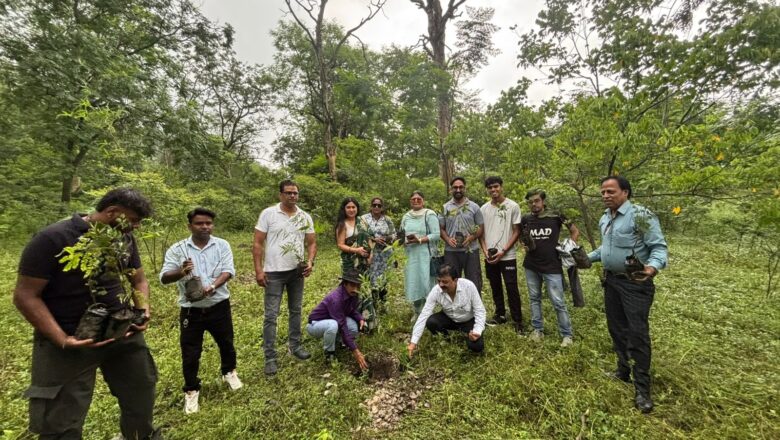 देहरादून: हरेला पर्व पर सौडा सरोली में पौधा रोपण, पर्यावरण संरक्षण का लिया संकल्प