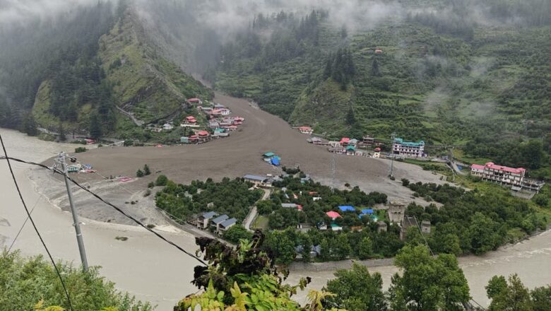 उत्तरकाशी में बादल फटने से मची तबाही, कई लोगों के बहने की आशंका