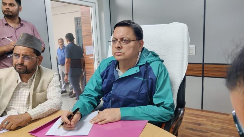 मुख्यमंत्री पुष्कर सिंह धामी द्वारा उत्तरकाशी आपदा नियंत्रण कक्ष से राहत एवं बचाव कार्यों की समीक्षा