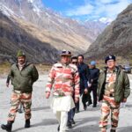 सीमांत गांव मिलम में मुख्यमंत्री ने की आई.टी.बी.पी जवानों और स्थानीय नागरिकों से भेंट