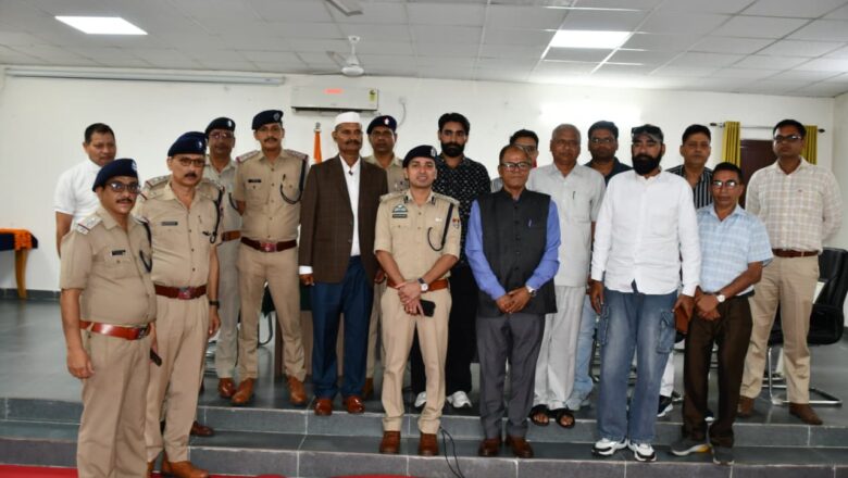 उत्तराखंड: पुलिस के नैनीताल जिले से सेवानिवृत्त हो रहे 03 पुलिस कर्मियों को एस०एस०पी० नैनीताल ने किया सम्मानित, स्वस्थ्य जीवन और उज्ज्वल भविष्य की शुभकामनाओं के साथ दी विदाई