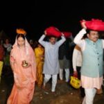 उत्तराखंड: मुख्य सचिव श्री आनन्द बर्द्धन ने भी सपरिवार सूर्यदेव एवं छठ माता से प्रदेश की समृद्धि और खुशहाली की कामना की है।