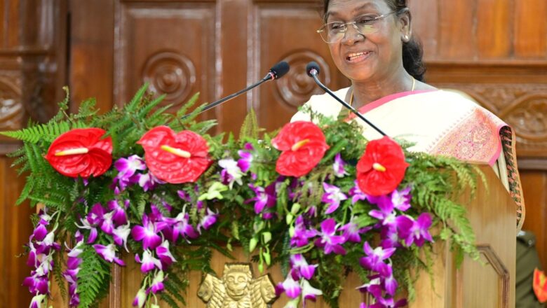 राष्ट्रपति के अभिभाषण में निखरे महिला उत्थान के रंग,सरकार के महिला सशक्तिकरण के प्रयासों को पंख लगा गईं राष्ट्रपति,स्वर्गीय गौरा देवी से लेकर वंदना कटारिया तक के नामों का उल्लेख