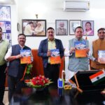 मुख्यमंत्री ने किया औद्योगिक विकास तथा सूक्ष्म, लघु एवं मध्यम उद्यम विभाग के शासनादेशों के संकलन का विमोचन