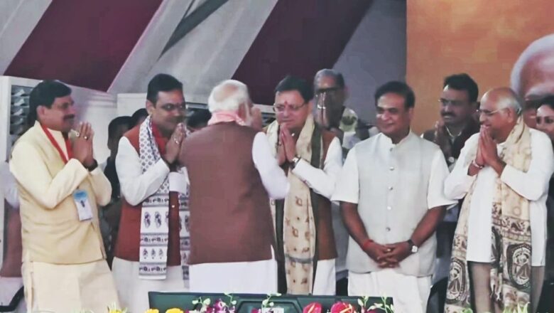 मुख्यमंत्री  पुष्कर सिंह धामी पटना (बिहार) में नवनिर्वाचित सरकार के शपथ ग्रहण समारोह में हुए सम्मिलित