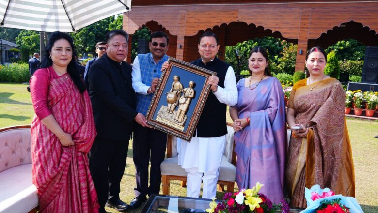 सीएम पुष्कर सिंह धामी की अध्यक्षता में मुख्यमंत्री आवास पर IAS अधिकारियों की अनौपचारिक बैठक आयोजित