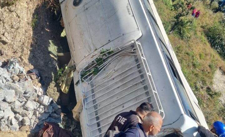 टिहरी के कुंजापुरी में दर्दनाक हादसा ,पांच की मौत 13 घायल