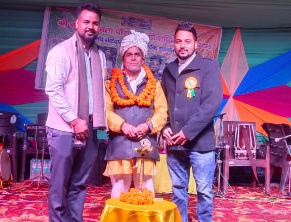 गुरु चौरंगी नाथ मेले की पूर्व संध्या पर युवा प्रगति मंच भेटियारा के सांस्कृतिक कार्यक्रम में झूमे दर्शक