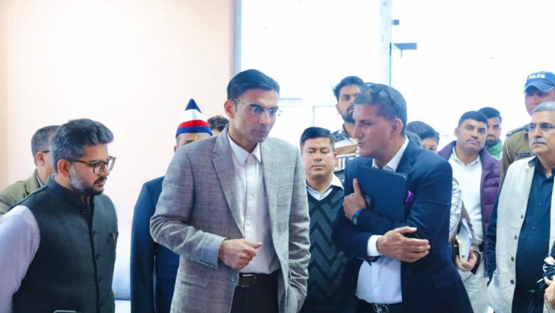 एलारा कैपिटल ग्रुप लंदन के सीईओ राज भट्ट का इंटेंसिव केयर सेंटर विजिट, भिक्षावृत्ति-निवारण व शिक्षा सुधार में जिला प्रशासन के प्रयासों को सराहा।