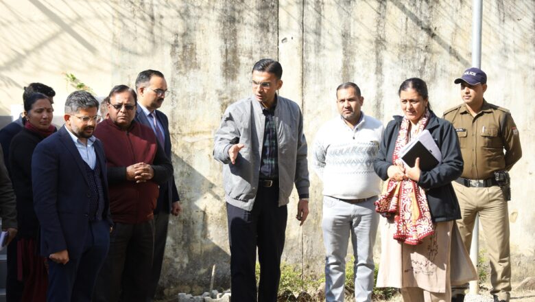 केदापुरम में डीएम का औचक निरीक्षण, नारी निकेतन से शिशु सदन तक परखी व्यवस्थाएं