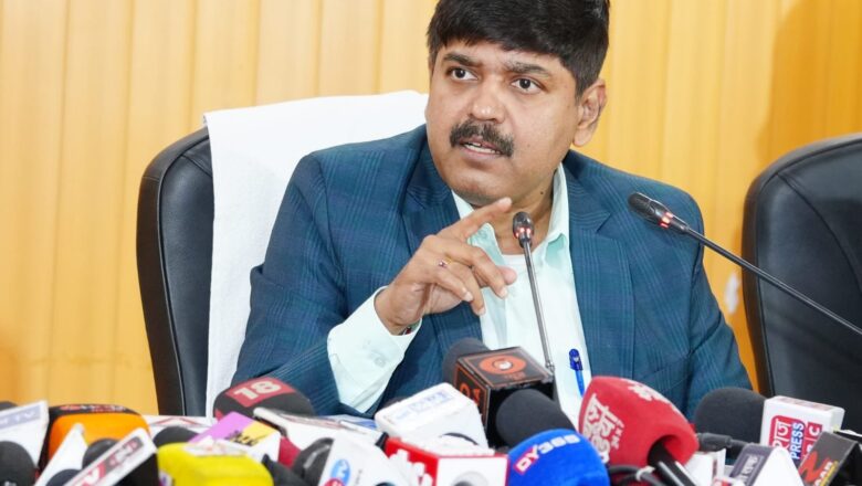 उत्तराखंड कैबिनेट के 19 अहम फैसले, RoW मुआवजे में भारी बढ़ोतरी, छात्रों को निःशुल्क कोचिंग, रिजॉर्ट अब कृषि भूमि पर भी बनेंगे; नैनी-सैनी एयरपोर्ट AAI को हस्तांतरित