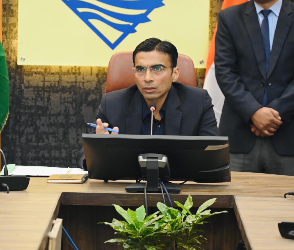 ड्ग्स के खिलाफ जिला प्रशासन सख्तः ग्राफिक एरा यूनिवर्सिटी में की गई सैकड़ों छात्रों की टेस्टिंग