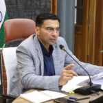 बुजर्ग दम्पति को पुत्रों ने घर निकाला बाहर, डीएम ने दर्ज करवाया भरणपोषण वाद;