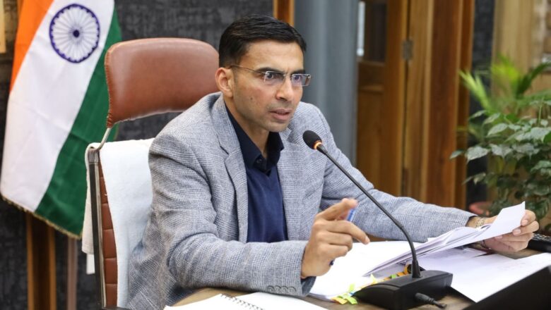 देहरादून: लंबित राजस्व वादों पर डीएम सविन बंसल सख्त, अधिकारियों की जवाबदेही तय