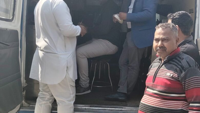 देहरादून: मिलावटखोरों पर नकेल, ऋषिकेश के मुख्य बाजार में सचल लैब ने की छापेमारी