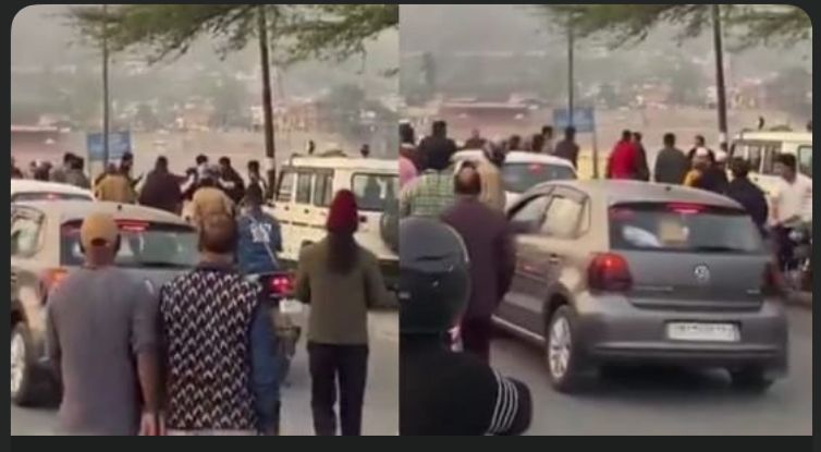 खनन माफियाओं की दबंगई: कार्रवाई करने पहुंचे SDO को सड़क पर पीटा, मुकदमा दर्ज