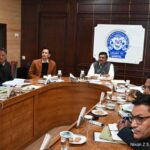 मुख्य सचिव का सख्त निर्देश: “तय समय पर पूरी हों विकास परियोजनाएं, निर्माण लागत बढ़ी तो जिम्मेदारी तय होगी”