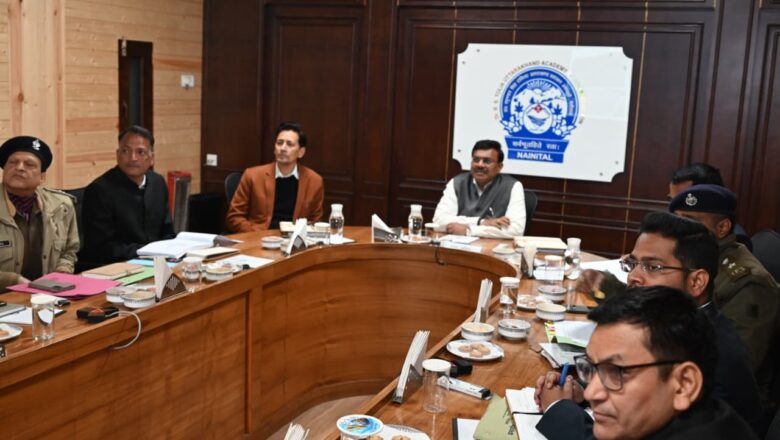 मुख्य सचिव का सख्त निर्देश: “तय समय पर पूरी हों विकास परियोजनाएं, निर्माण लागत बढ़ी तो जिम्मेदारी तय होगी”