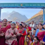 देश के प्रथम गांव माणा पहुंचे CM धामी; महिला सशक्तिकरण की नई मिसाल को सराहा