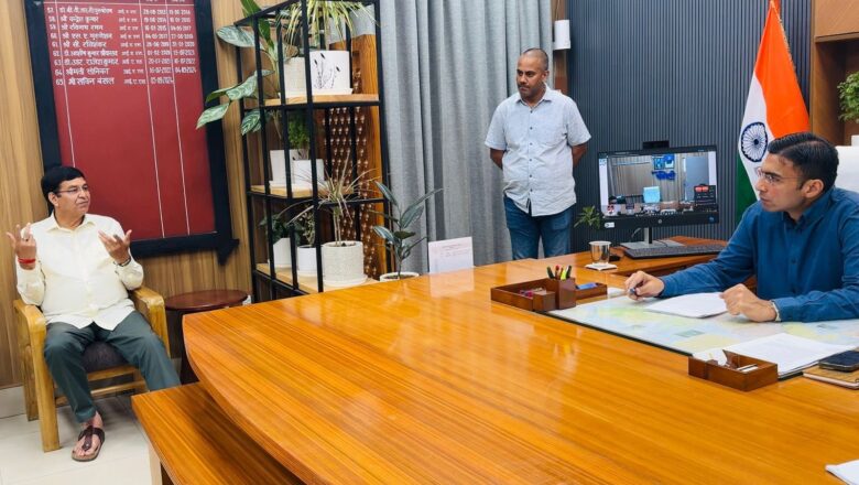 देहरादून: निजी स्कूलों की मनमानी के खिलाफ कांग्रेस का हल्लाबोल, जिलाधिकारी को सौंपा ज्ञापन