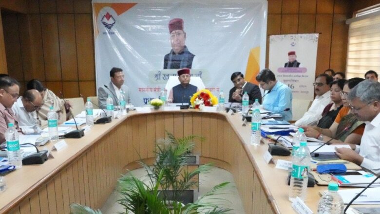 समाज कल्याण मंत्री खजान दास ने की विभागीय समीक्षा बैठक; पेंशन और आय सीमा में बढ़ोतरी के दिए निर्देश