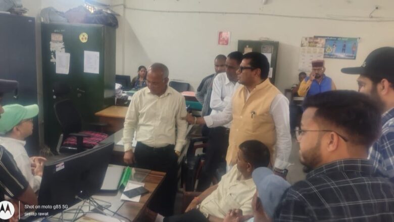 गैस वितरण प्रणाली में हो रही मनमानी पर फूटा गुस्सा,घटतौली अवैध वसूली के आरोप , जिला प्रधान संगठन ने डीएम, एस पी से की भेंट