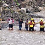 देहरादून: गुच्चूपानी में अचानक बढ़ा नदी का जलस्तर, टापू पर फंसे 7 पर्यटकों का SDRF ने किया सफल रेस्क्यू