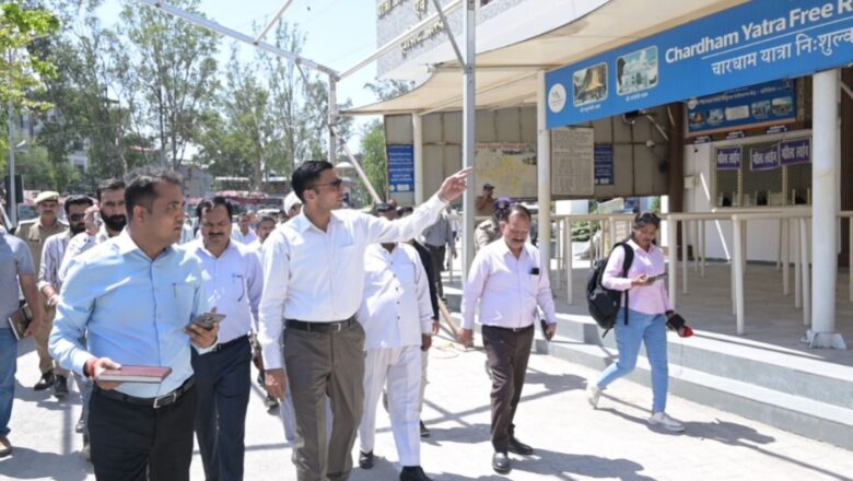 चारधाम यात्रा पंजीकरण हेतु ट्राजिट कैम्प ऋषिकेश में 30 पंजीकरण कांउटर सहित 30 मोबाईल टीमें तैनात