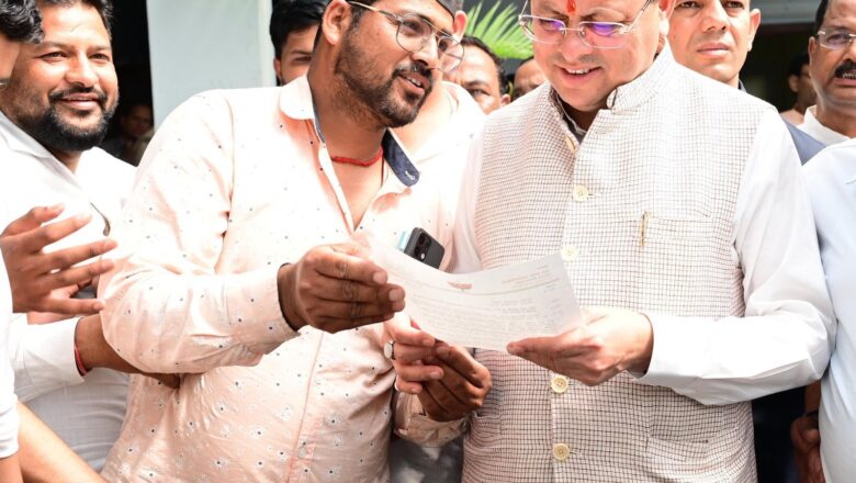 हल्द्वानी पहुंचे CM धामी: सर्किट हाउस में सुनी जनसमस्याएं, अधिकारियों को दिए त्वरित निस्तारण के निर्देश
