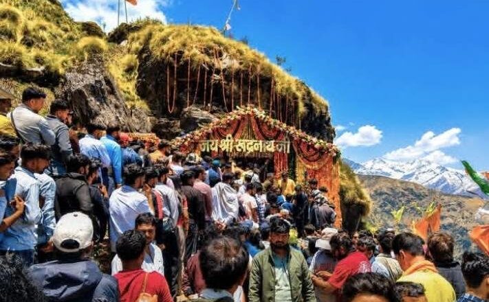 चतुर्थ केदार भगवान रुद्रनाथ के कपाट खुले: 21 किमी की कठिन चढ़ाई पार कर पहुंचे श्रद्धालु, मुखाकृति के हुए दिव्य दर्शन