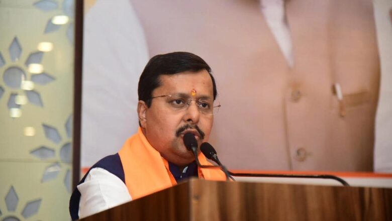 भाजपा राष्ट्रीय अध्यक्ष का सांसदों-विधायकों को मंत्र मोदी सरकार के 12 साल के कार्यों को गांव-गांव तक पहुंचाएं