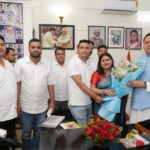 “अध्यक्ष योगीता कैंतूरा रावत के नेतृत्व में पदाधिकारियों ने CM को सौंपा ज्ञापन, 10 सूत्रीय मांगें रखीं”