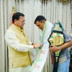 मुख्यमंत्री  पुष्कर सिंह धामी से एमएफएन लाइटवेट विश्व चैम्पियन दिगंबर सिंह रावत ने की शिष्टाचार भेंट