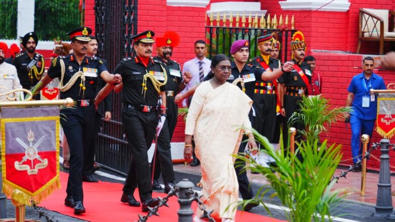 राष्ट्रपति द्रौपदी मुर्मू की गरिमामई उपस्थिति में आईएमए की पासिंग आउट परेड सम्पन्न,481 भारतीय एवं 16 मित्र देशों के 34 विदेशी कैडेट बने सैन्य अधिकारी, 9 महिला कैडेटों ने रचा इतिहास