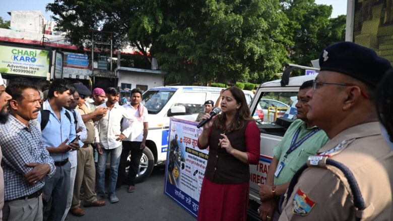 जिला विधिक सेवा प्राधिकरण, देहरादून द्वारा घण्टाघर में “सडक सुरक्षा जीवन रक्षा” अभियान के अंतर्गत जागरूकता अभियान
