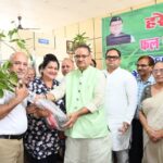 हरेला पर्व: उत्तराखंड में रोपे जाएंगे 11 लाख पौधे, कृषि मंत्री गणेश जोशी ने बांटे निःशुल्क फलदार पौधे
