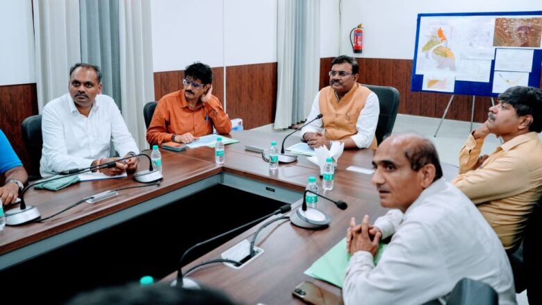 मुख्य सचिव ने किया लखवाड़ बहुउद्देशीय परियोजना का स्थलीय निरीक्षण,बैठक के दौरान मुख्य सचिव ने जल विद्युत निगम और एलएंडटी को वर्ष 2031 तक कार्य पूर्ण किए जाने के निर्देश दिए