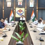 जिलाधिकारी डॉ. आशीष चौहान ने विभागीय कार्यों की समीक्षा कर दिए समयबद्ध एवं प्रभावी क्रियान्वयन के निर्देश