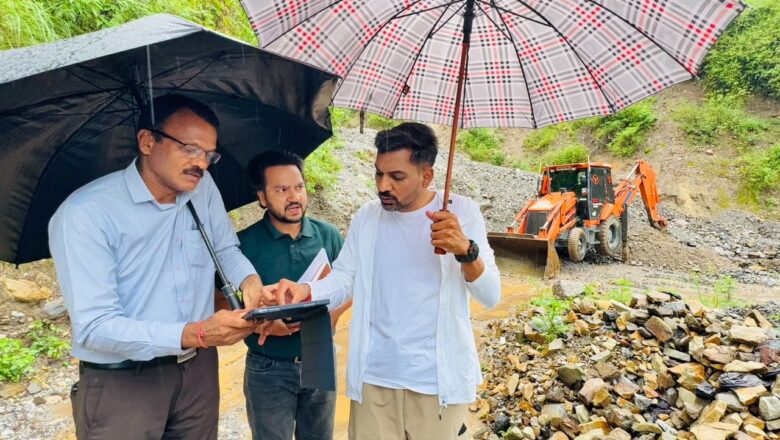 कार्लीगाढ़, सहस्रधारा और सपेरा बस्ती का लिया जायजा, दिए सुरक्षा के सख्त निर्देश