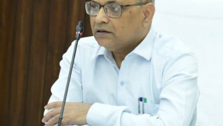 आपदा राहत कार्यों में तेजी लाएं, अवरुद्ध मार्गों को प्राथमिकता से खोलें- आयुक्त आनंद स्वरूप