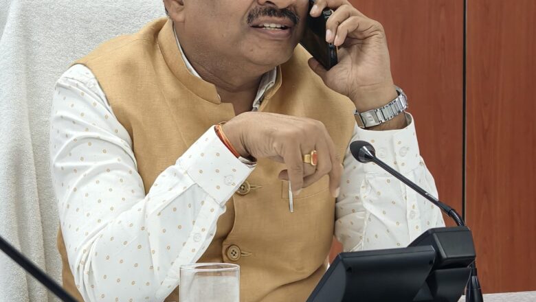 24×7 अलर्ट मोड में रहें अधिकारी-मुख्य सचिव मानसून-एसईओसी से मुख्य सचिव ने की विस्तृत समीक्षा कहा-बंद सड़कों को शीघ्र खोला जाए, लोगों को न हो दिक्कत