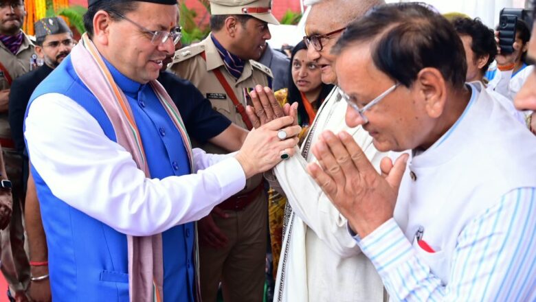 स्वतंत्रता दिवस पर मुख्यमंत्री  पुष्कर सिंह धामी ने परेड ग्राउंड में किया ध्वजारोहण