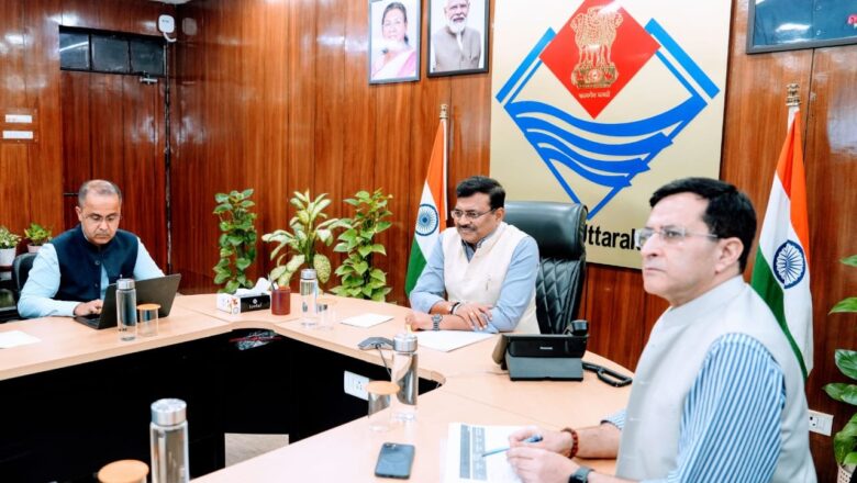मुख्य सचिव आनंद बर्द्धन ने की पुलिस विभाग की समीक्षा, साइबर अपराध और मानव तस्करी पर सख्त कार्रवाई के निर्देश