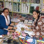 एनआरएलएम से जुड़ी ग्रामीण महिलाएं राखी निर्माण से कर रहीं अच्छा कारोबार, दून के माॅल और सचिवालय में लगेंगे स्टाॅल