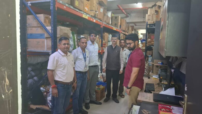 चीनी के बढ़ते दामों पर प्रशासन सख्त, देहरादून में दो दर्जन से अधिक प्रतिष्ठानों पर छापेमारी
