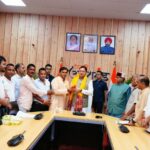 देहरादून। यमुनोत्री के बनचैारा क्षेत्र की पाँच सूत्रीय मांगों को लेकर पिछले 17 दिनों से चल रहा धरना मुख्यमंत्री के आश्वासन के बाद समाप्त हो गया।