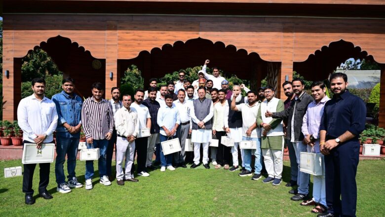 हरियाणा के युवाओं ने मुख्यमंत्री से साझा किए उत्तराखण्ड भ्रमण के अनुभव,राज्य की कनेक्टिविटी, होम-स्टे, पर्यटन विकास, सौर ऊर्जा और जनकल्याणकारी योजनाओं के प्रयासों को सराहा