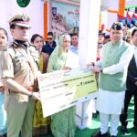 मुख्यमंत्री ने पुलिस स्मृति दिवस पर शहीद जवानों को दी श्रद्धांजलि, परिजनों को किया सम्मानित